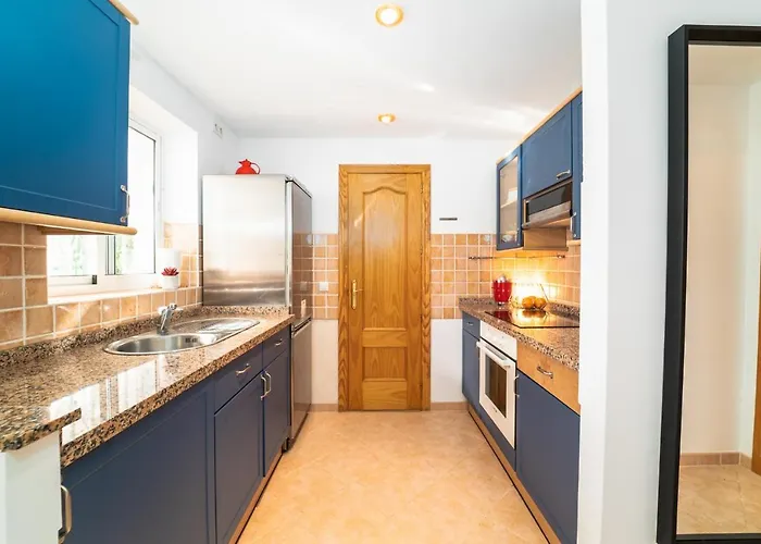 Azahara 1 3A Casa Concha Great Location And Nice View Located In The Popular Aloha