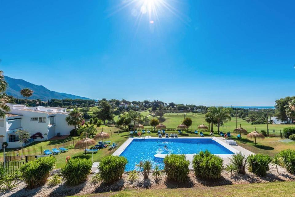 Azahara 1 3a Casa Concha Great Location And Nice View Located In The Popular Aloha Leilighet Marbella